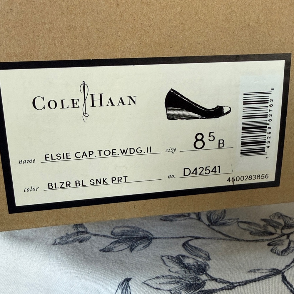 NWT NAVY 1.5” Wedge COLE HAAN Cap toe shoe stacked wedge & sole US 8.5 B in Box - Picture 10 of 13